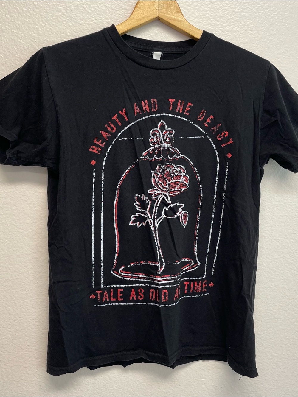 Disney Beauty and the Beast Women’s Small Black Red T-Shirt Enchanted Rose